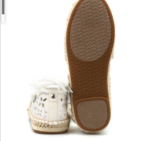Micheal Kors Darci closed toe espadrilles - Picture 3 of 9